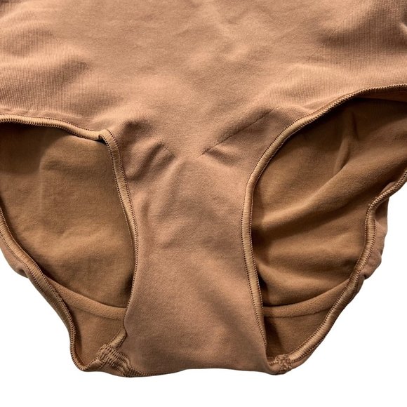 SKIMS Sculpting Mid-Waist Brief NEW Shapewear Sienna‎ Womens S/M - Picture 6 of 12